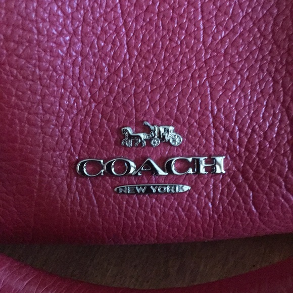Beautiful Red Coach - Picture 2 of 7